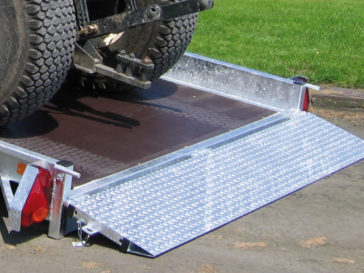 Rear loading ramp