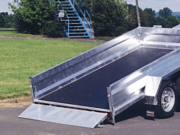 Rear loading ramp