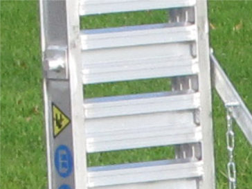 Aluminium ramps adjustable for length